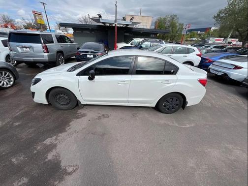 Crystal White Pearl 2015 Subaru Impreza 2.0i