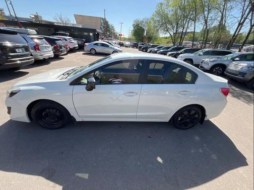 Crystal White Pearl 2015 Subaru Impreza 2.0i