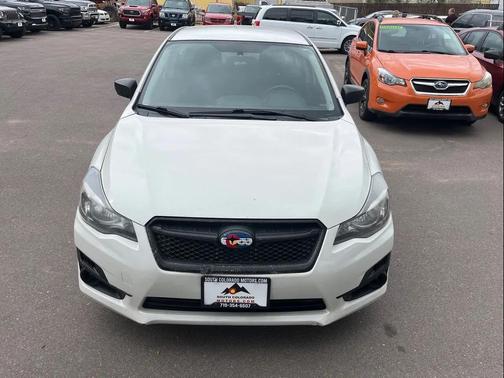 Crystal White Pearl 2015 Subaru Impreza 2.0i