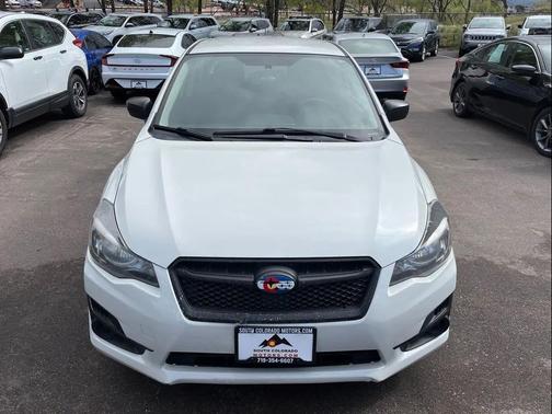 Crystal White Pearl 2015 Subaru Impreza 2.0i
