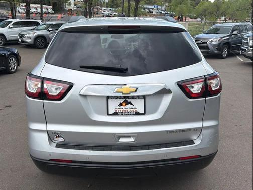 Silver Ice Metallic 2016 Chevrolet Traverse 2LT