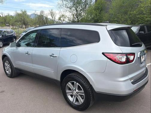 Silver Ice Metallic 2016 Chevrolet Traverse 2LT