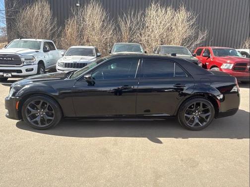 2020 Chrysler 300 Touring