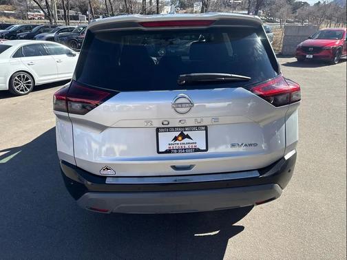 2022 Nissan Rogue SV