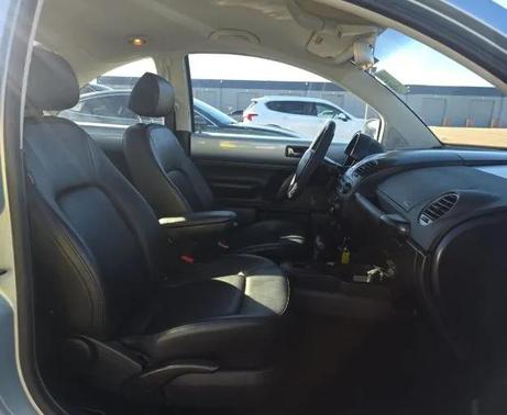 2009 Volkswagen New Beetle S