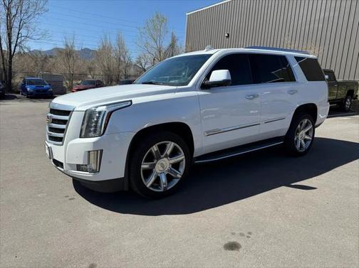 2018 Cadillac Escalade Luxury
