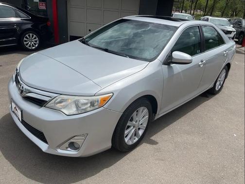 Classic Silver Metallic 2012 Toyota Camry XLE