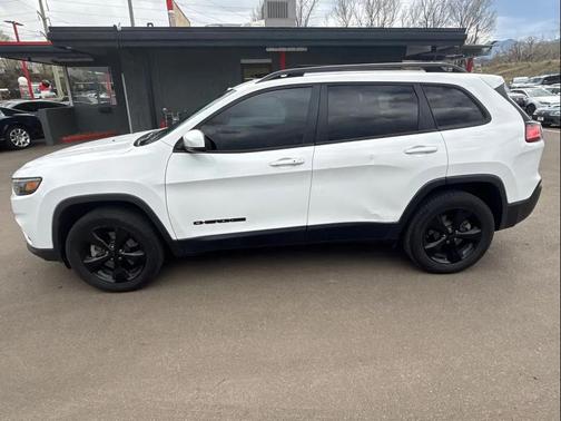 Bright White Clearcoat 2020 Jeep Cherokee Altitude