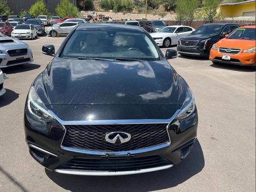 Black 2017 INFINITI QX30 Luxury