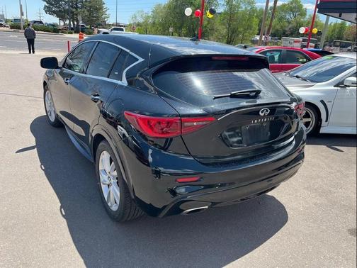 Black 2017 INFINITI QX30 Luxury