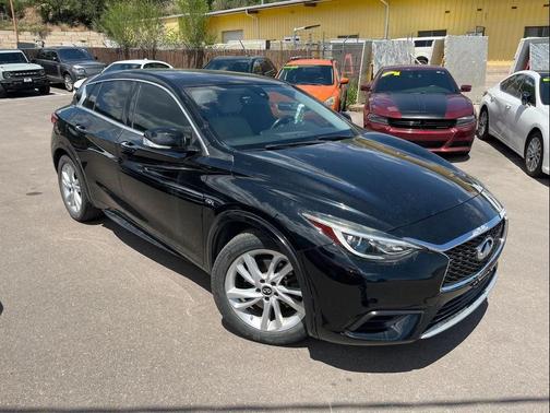 Black 2017 INFINITI QX30 Luxury