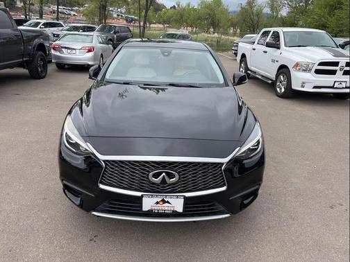 Black 2017 INFINITI QX30 Luxury