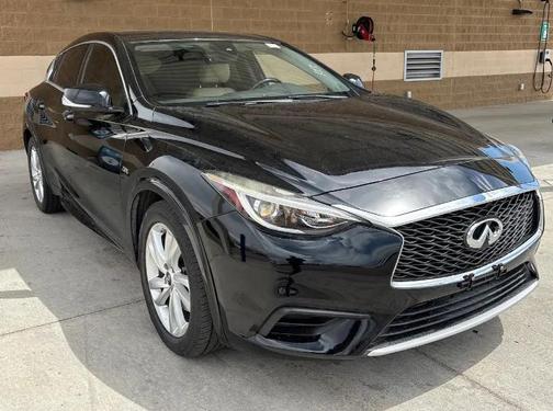 Black 2017 INFINITI QX30 Luxury