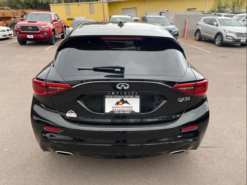 Black 2017 INFINITI QX30 Luxury