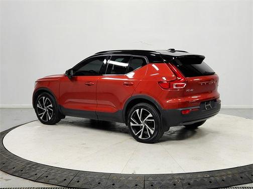 2021 Volvo XC40 T5 R-Design