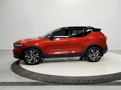 2021 Volvo XC40 T5 R-Design