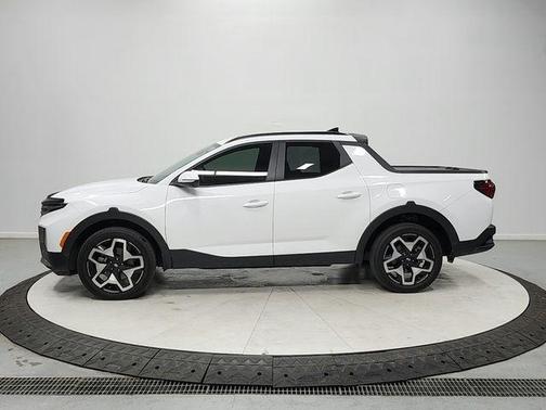 Atlas White 2023 Hyundai SANTA CRUZ Limited