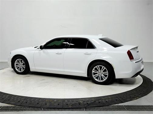 2019 Chrysler 300 Touring