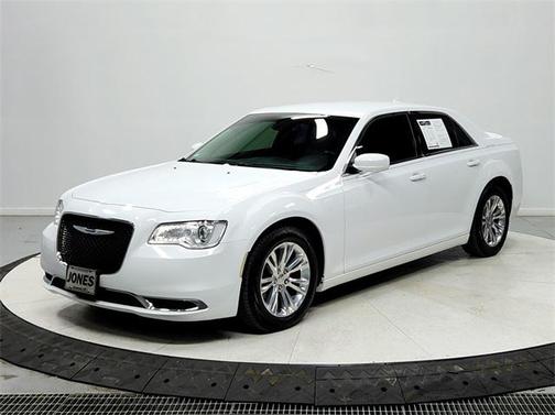 2019 Chrysler 300 Touring