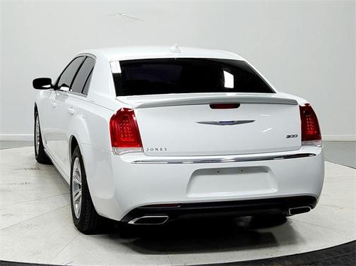 2019 Chrysler 300 Touring
