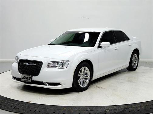 2019 Chrysler 300 Touring