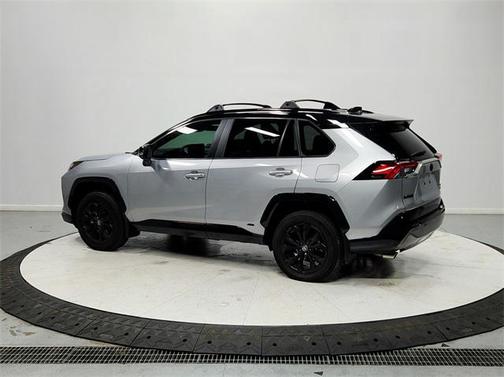 2024 Toyota RAV4 Hybrid SE