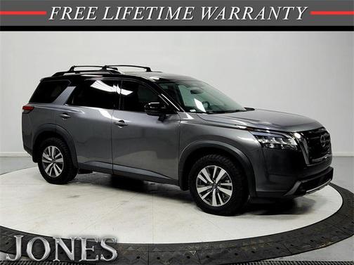 2023 Nissan Pathfinder SL 4WD
