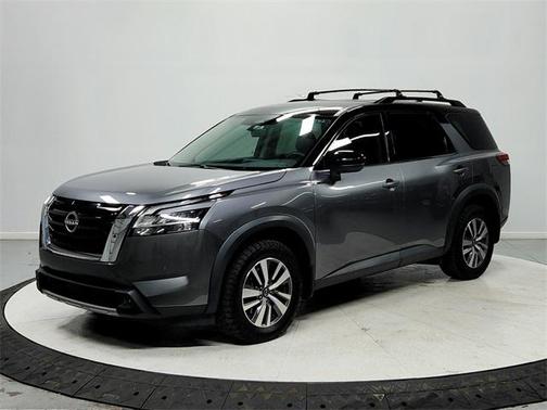 2023 Nissan Pathfinder SL 4WD