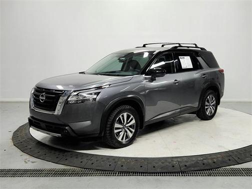 2023 Nissan Pathfinder SL 4WD