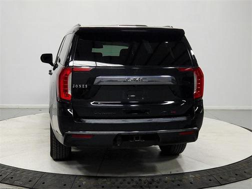 2023 GMC Yukon XL 4WD AT4