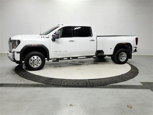 2025 GMC Sierra 3500 Denali