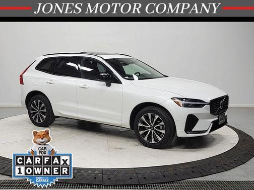 Crystal White Metallic 2025 Volvo XC60 B5 Plus