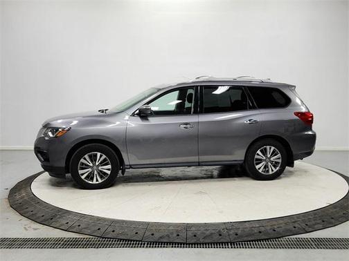 2019 Nissan Pathfinder S