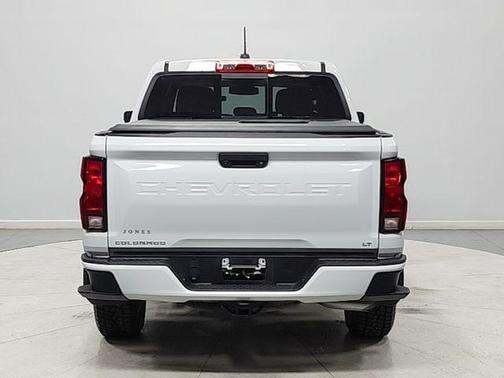 Summit White 2024 Chevrolet Colorado LT