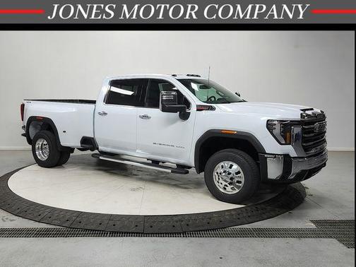 Glacier White Tricoat 2026 GMC Sierra 3500 SLT