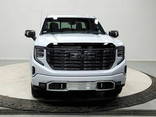 Glacier White Tricoat 2026 GMC Sierra 1500 Denali Ultimate