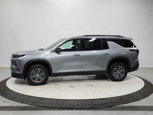 Sterling Gray Metallic 2025 Chevrolet Traverse LT