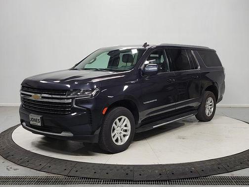 Dark Ash Metallic 2024 Chevrolet Suburban LT