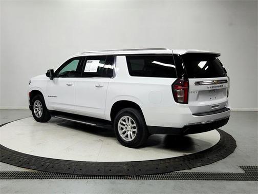2024 Chevrolet Suburban LT