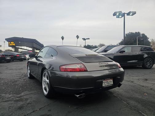 2000 Porsche 911 Carrera