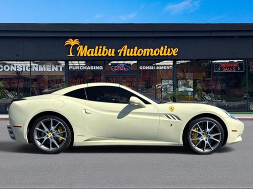 WHITE 2010 Ferrari California Base