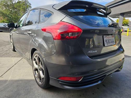2018 Ford Focus ST 