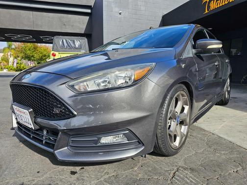 2018 Ford Focus ST 