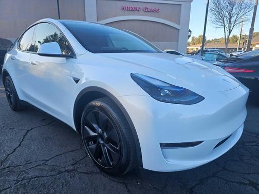 2024 Tesla Model Y Long Range Dual Motor All-Wheel Drive