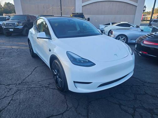 2024 Tesla Model Y Long Range Dual Motor All-Wheel Drive