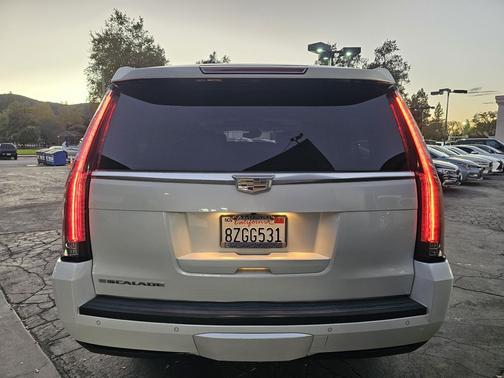 2016 Cadillac Escalade ESV Sport Platinum