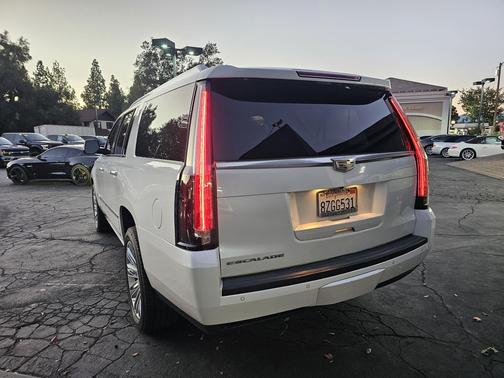2016 Cadillac Escalade ESV Sport Platinum
