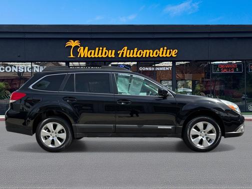 BLACK 2011 Subaru Outback 2.5 i Limited
