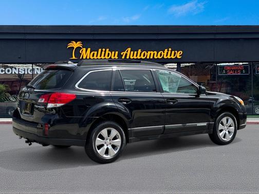 BLACK 2011 Subaru Outback 2.5 i Limited