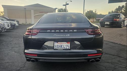 2018 Porsche Panamera 4S